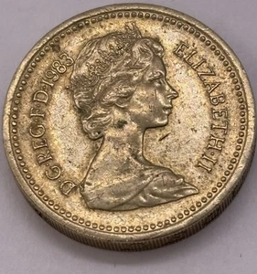 Regina Elisabetta II - Moneta da una sterlina • 1983 Decus Et Tutamen - Foto 1 di 2