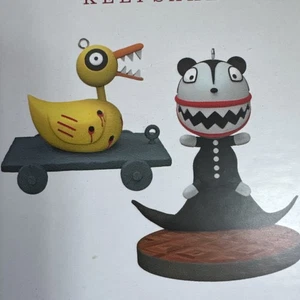 Hallmark Pesadilla Scary Peluche y Pato No Muerto Adornos Antes de Navidad Limitados - Imagen 1 de 5