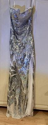 Cassandra Stone Silver & White Sequin Strapless Dress Size 2 - Image 1 of 3