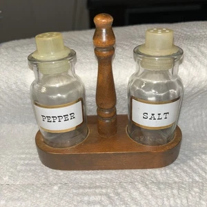 Vintage 70er Jahre Wagner Salz & Pfefferstreuer aus Glas mit Holzdose/Träger B32#22 - Bild 1 von 4