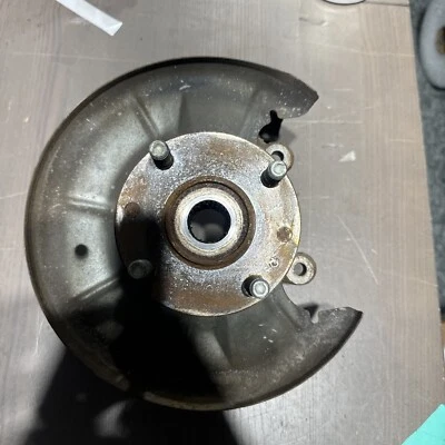 Mazda MX-5 MIATA 1990 lado del pasajero derecho nudillo trasero buje sin ABS Foto 1 de 3