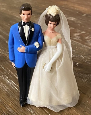 Abrigo Azul RARO De Colección Celuloide Boda Pastel Topper Morena Novio Años 50 Foto 1 de 4