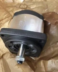 Rexroth Gear pump AZPF11-008RCB20MB 0510425009 - Picture 1 of 2