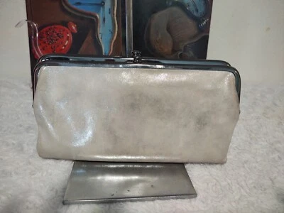 Cartera de cuero plegable Hobo International Opal Metálica Lauren, bolso de mano buen estado Foto 1 de 4