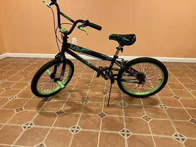 Bicicleta BMX Foto 1 de 2