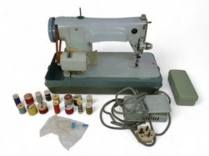 Vintage Jones Sewing Machine Green With Accessories & Portable Case - Pre-Loved - Bild 1 von 18