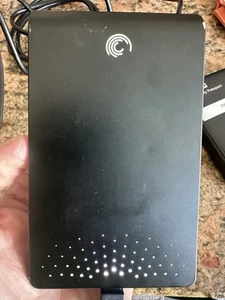 Seagate FreeAgent Go 500 GB USB 2.0 External Hard Drive With USB Cable - Picture 1 of 3