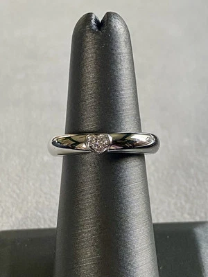 Anillo Tiffany & Co. Oro Blanco 18K Corazón Pavé Diamantes Talla 6 Foto 1 de 4