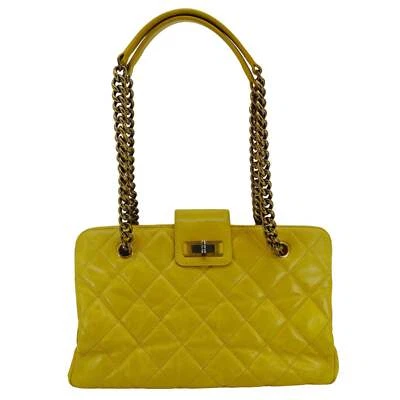 Bolso de Hombro CHANEL Reedición Cuero Acolchado Esmaltado Amarillo Foto 1 de 4