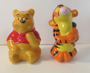 Winnie Pooh & Tigger too Collection Ceramic Salt & Pepper Shaker Disney - Picture 1 of 3