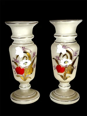 PAIRE DE VASES ANCIENS EN OPALINE ÉMAILLÉ PEINT XIXème H:21cm - Photo 1/4