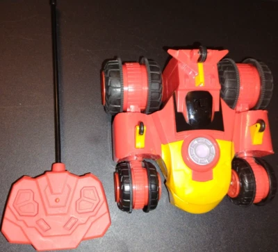 Marvel Avengers RC Iron Man Stunt Car with Remote #ET-0473 - Tested & Working - Image 1 of 4