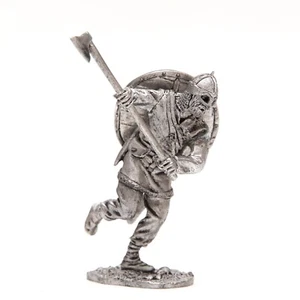 Vikingos de estaño 54 mm. Vikingo con hacha ancha escala 1:32 miniatura histórica hecha a mano - Imagen 1 de 2