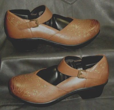 Abeo Cassie women's tan leather w/stud trim Mary jane style pump shoes size US 8 - Image 1 of 4