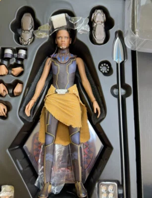 Figura de acción modelo Hottoys 1/6 Black Panther Shuri MMS501 colección juguetes Foto 1 de 2