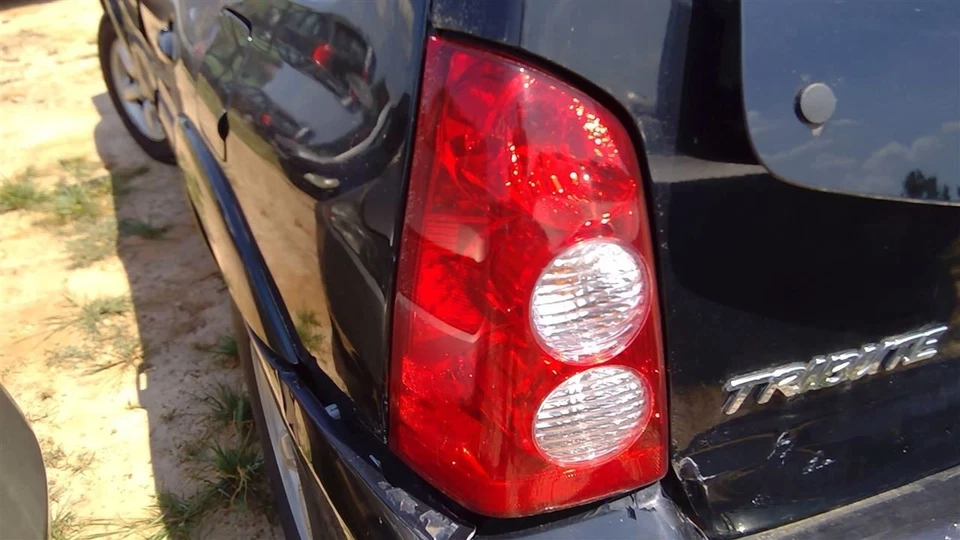 Luz trasera izquierda para conductor compatible con 05-06 MAZDA TRIBUTE 245567 Foto 1 de 4