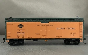 Athearn - Illinois Central - 40' Steel Reefer + Wgt # 50419 w/Kadees - Picture 1 of 6