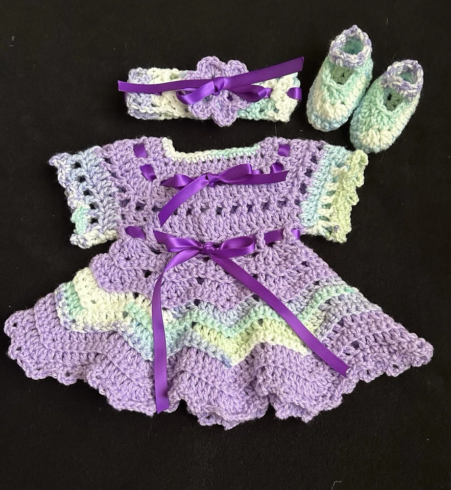 Diadema de vestir y zapatos hechos a mano prematuro bebé o muñeca renacida lila ganchillo Foto 1 de 1