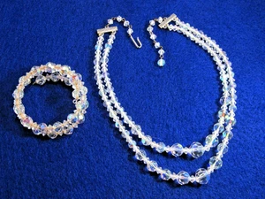 Zwei Strang Aurora Borealis Perlen Halskette 15" und passendes Memory Draht Armband - Bild 1 von 9