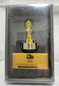 Club Nintendo : Super Mario Gold Statue for Platinum Member  Nintendo 2004 - Picture 1 of 5