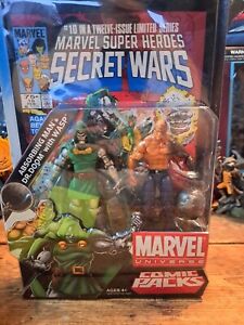 Marvel Universe ABSORBING MAN & DR. DOOM With Wasp Comic Pack 2009