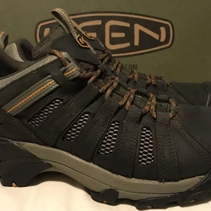 NEW KEEN Men’s Size 11 M Voyageur Hiking Shoes Black Olive/Inca Gold 1002570 - Picture 1 of 8