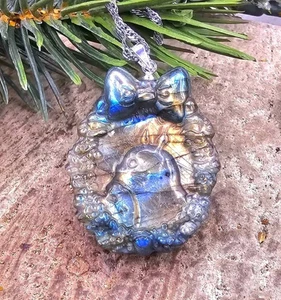 Nature Labradorite Flashy Totoro Portrait Pendant Necklace - Picture 1 of 10