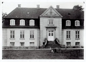 1935 Vintage Photo socialite Barbara Hutton house on the island Lolland Denmark - Picture 1 of 2