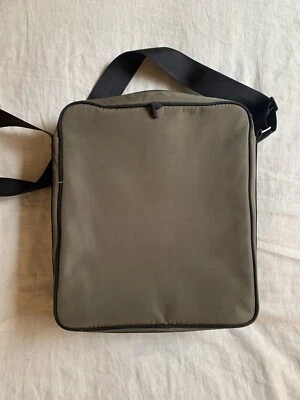 Bolsa de computadora verde negra divisores de correa 4 bolsillos liviana Foto 1 de 4