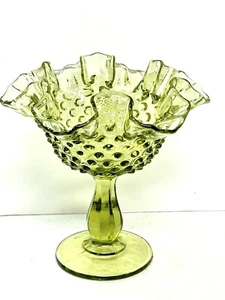 DE COLECCIÓN FENTON CON VOLANTES VERDE HOBNAIL COMPOTA PEDESTAL CARAMELO PLATO DE VIDRIO - Imagen 1 de 4