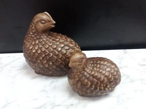 Set 2 statuine vintage anni 60 Arnels ceramica quaglia uccellini mamma e pulcino marrone - Foto 1 di 10