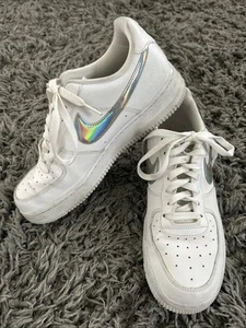 Nike Air Force 1 Low White Iridescent Swoosh Damen 8,5/40 Sneaker CJ1646-100 - Bild 1 von 9