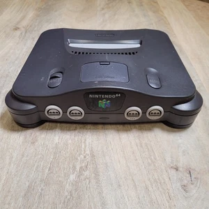 Nintendo 64 N64 Console Gioco Solo NUS-001 Nera - Testata e Funzionante - Foto 1 di 11