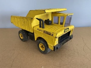 Vintage Mighty Tonka Dump Truck Yellow Pressed Steel Black Tires #2900 - Picture 1 of 9