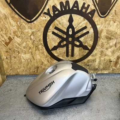 Tanque de combustible Triumph Street Triple 765R 2018 tanque de gasolina buen estado  Foto 1 de 4