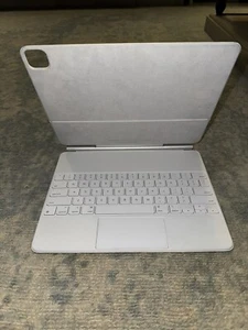 5th Gen iPad Pro 12.9-inch Magic Keyboard White Good Condition w/ Box - Afbeelding 1 van 5