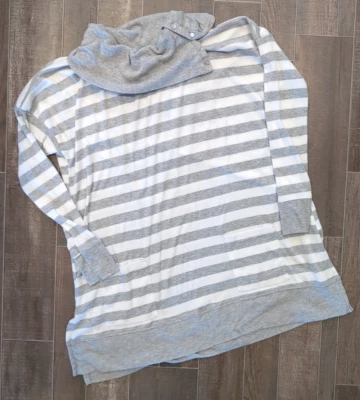 French Laundry Women's Gray / White Striped Lightweight Pullover Size 1X - Image 1 of 4
