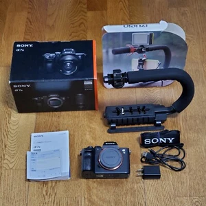 Sony Alpha A7 III α7III spiegellose Kamera ILCE-7M3 4K Video gebraucht + Ulanzi U-Grip