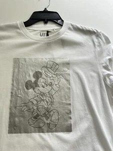 New Uniqlo S Mickey Mouse Fortune Disney 2020 White Silver Tee Smile When Tough - Bild 1 von 9