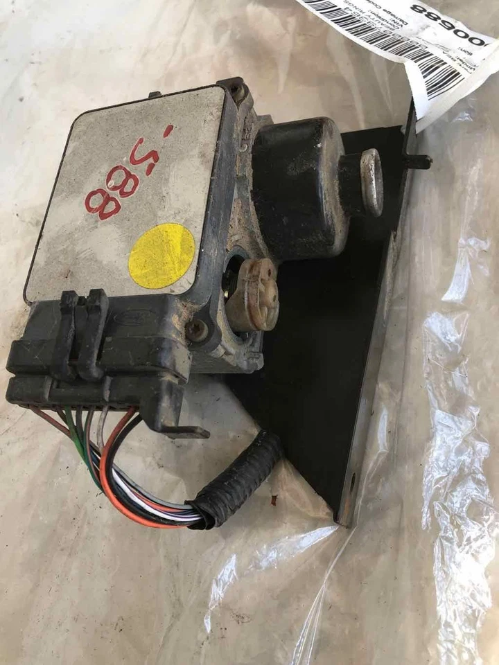 1997 MERCURY COUGAR XR-7 Cruise Speed Servo Control Actuator Assembly OEM - Image 1 of 4