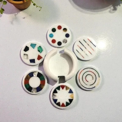 Moderno juego de posavasos de mármol blanco | Posavasos de piedra hechos a mano para bebidas frías y calientes Foto 1 de 4