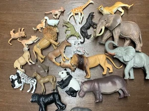 Jungle World Terra Toy– 20+ Pcs Animal Playset - Elaphant, Giraffe Figures - Picture 1 of 10