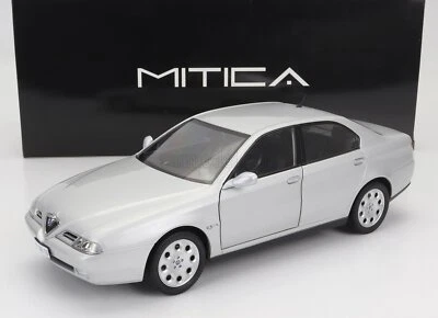 MODELLINO AUTO STATICO ALFA ROMEO 166 2.0 V6 TB 1998 INTERNI NERO SILVER 1/18 - Immagine 1 di 4