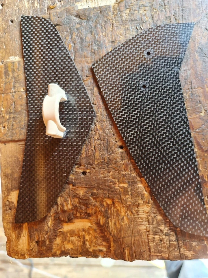 RAPTOR 30/50 V1/2 CARBON FIBER TAIL FIN SET - Bild 1 von 1