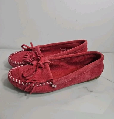 Mocasín sin cordones plano de gamuza rosa polvoriento Minnetonka 7 Foto 1 de 4
