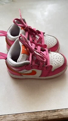 Nike Air Jordan 1 Mid Retro TD “Barbie/Fierce Pink” Niño pequeño FD8782-116 7C Nuevo Foto 1 de 3