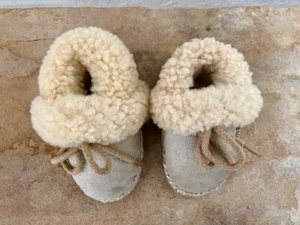 Acorn Shearling Baby Slippers Size 6-12 Months - Picture 1 of 3