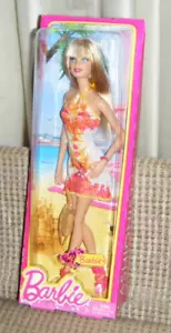 2013 BEACH PARTY FASHIONISTAS BARBIE PUPPE NEUWERTIG IN VERPACKUNG tropisches Kleid Mattel #BHY13 - Bild 1 von 2