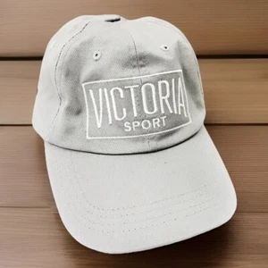 Gorra de pelota VICTORIAS SECRET para mujer plateada blanca logotipo VICTORIA SPORT 2025 precio de venta sugerido por el fabricante 70 USD - Imagen 1 de 7