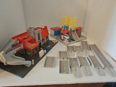Micro Máquinas Galoob Hiways & Byways Centro de Servicio y Juegos de Puentes de Peaje De Colección Foto 1 de 4